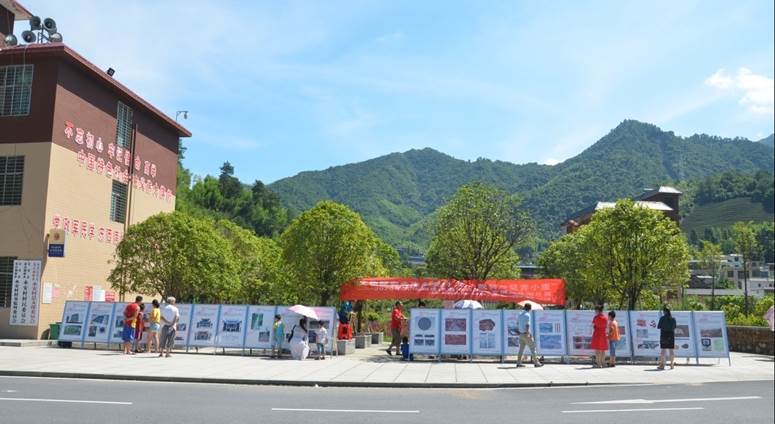 说明: E:\2020年郴州市博物馆工作\走进永安\106D7000\新建文件夹\2020年文化和自然遗产日走进宜章莽山瑶族乡永安村.JPG