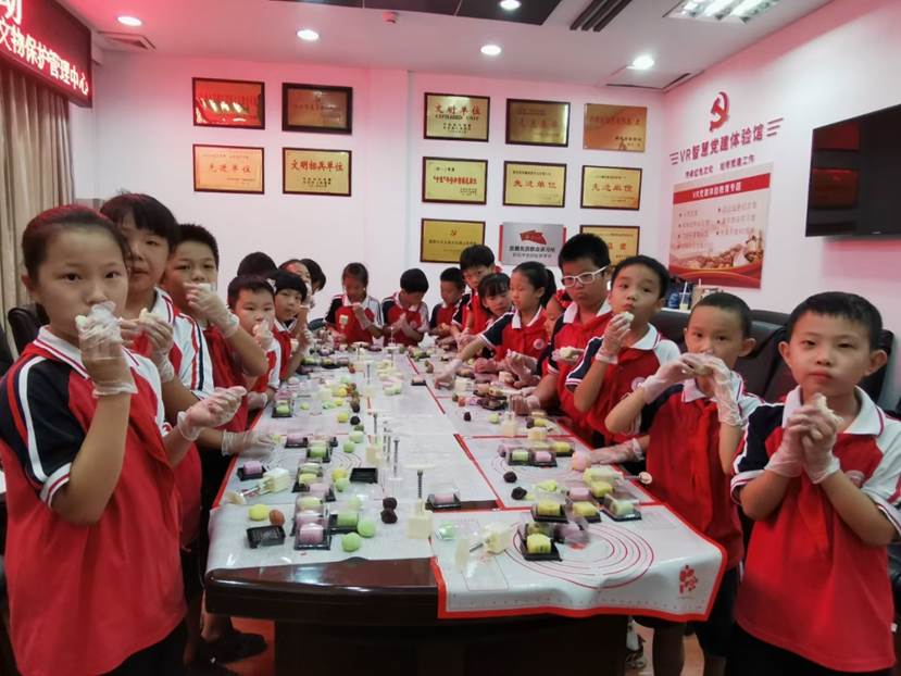 说明: 说明: C:\Users\407-yyw\Desktop\0923\投稿：2021年小乐匠的中秋节主题活动圆满结束\活动现场1.jpg