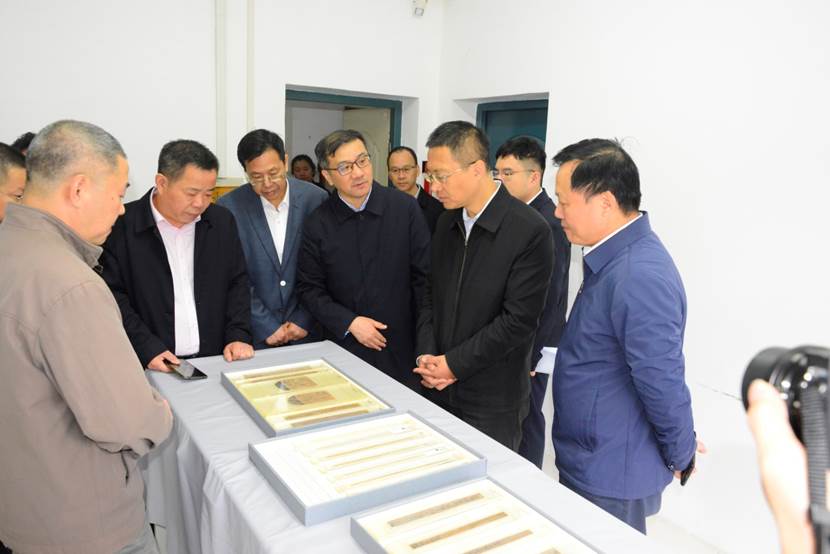 说明: C:\Users\407-yyw\Desktop\20201027谢卫江副省长调研\选用\_DSC8203.JPG
