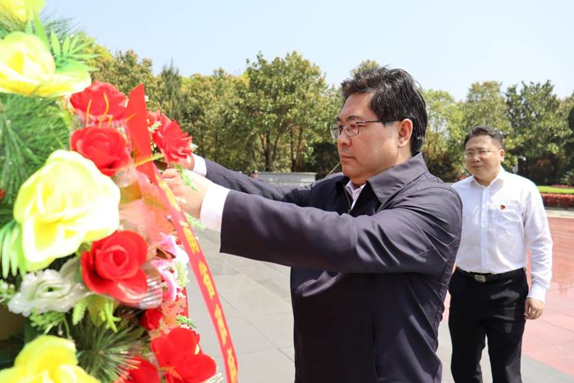说明: 20210328隋忠诚副省长来馆4 说明: 20210328隋忠诚副省长来馆4